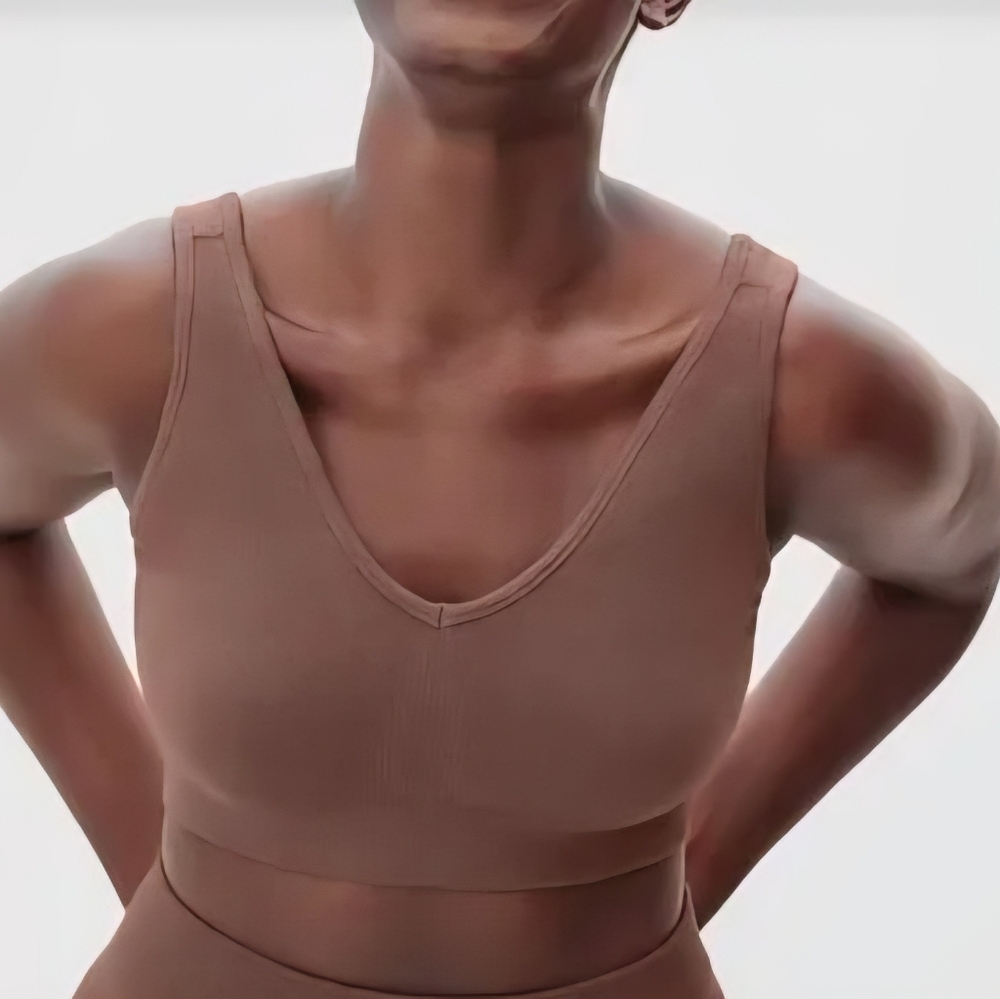 Everlane The Seamless Bra V Neckline Size XS/S